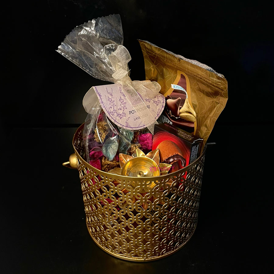 Metal Flower Basket/ Gift Hamper Basket